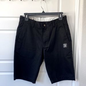 NEW VOLCOM Men’s Corpo Class Black Modern Fit Chino Shorts